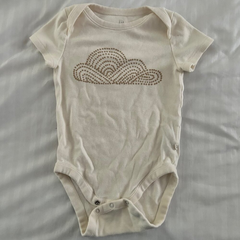 Brand New Baby Gap Cream Short Sleeve Onesie – 18-24 Months